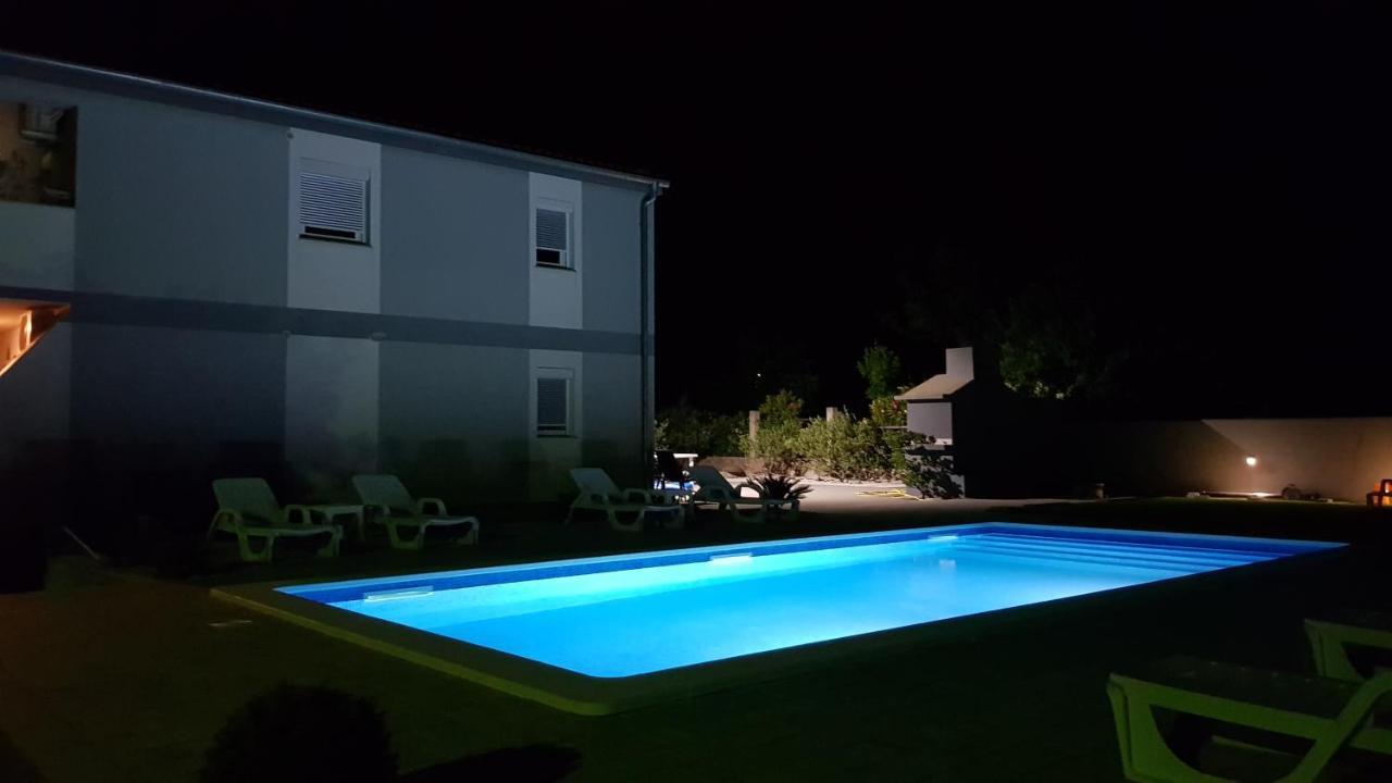 Apartments Zanic With Private Swimming Pool And Sea View 斯塔利格拉德-帕克利尼卡 外观 照片